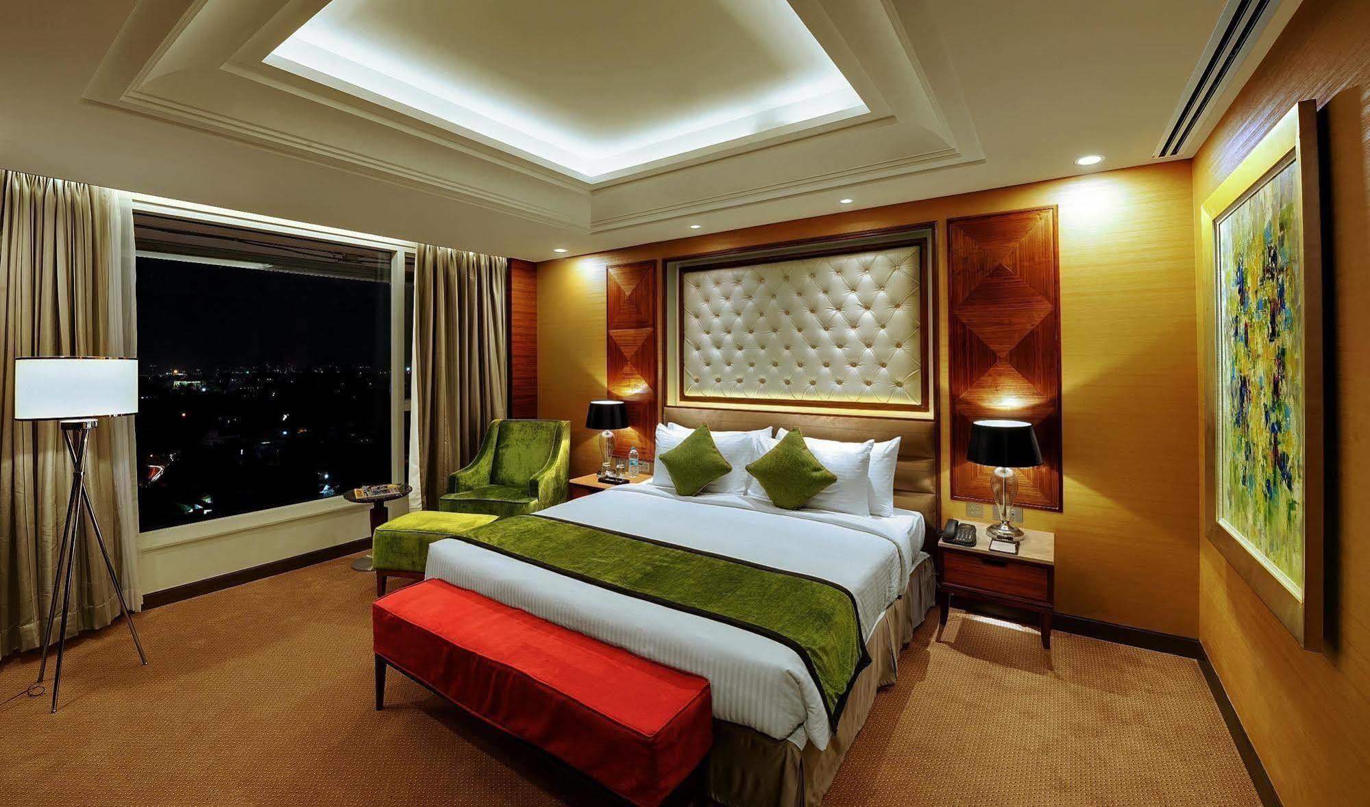 Sayaji Kolhapur Hotel Ngoại thất bức ảnh